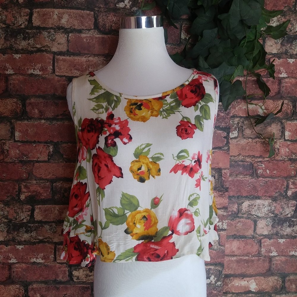 3/25$ Altar'd state crop flowy ruffle floral ‎ top